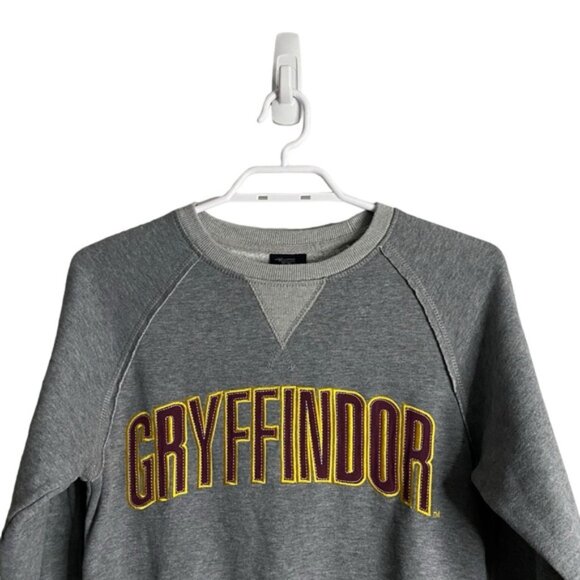 Universal Studios The Wizarding World of Harry Potter Gryffindor Sweatshirt - Picture 2 of 8